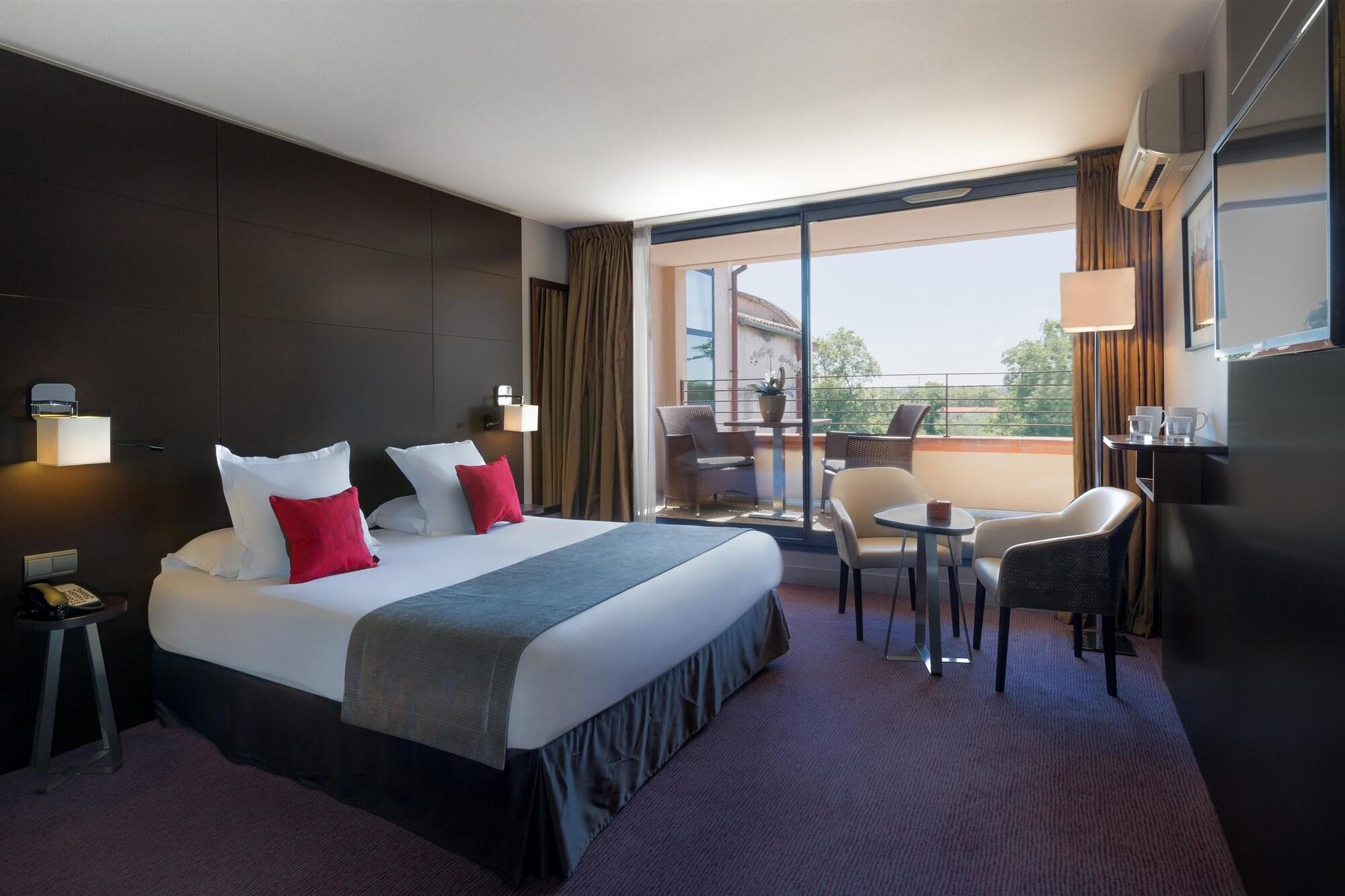Abbaye Des Capucins Spa & Resort Montauban Bagian luar foto