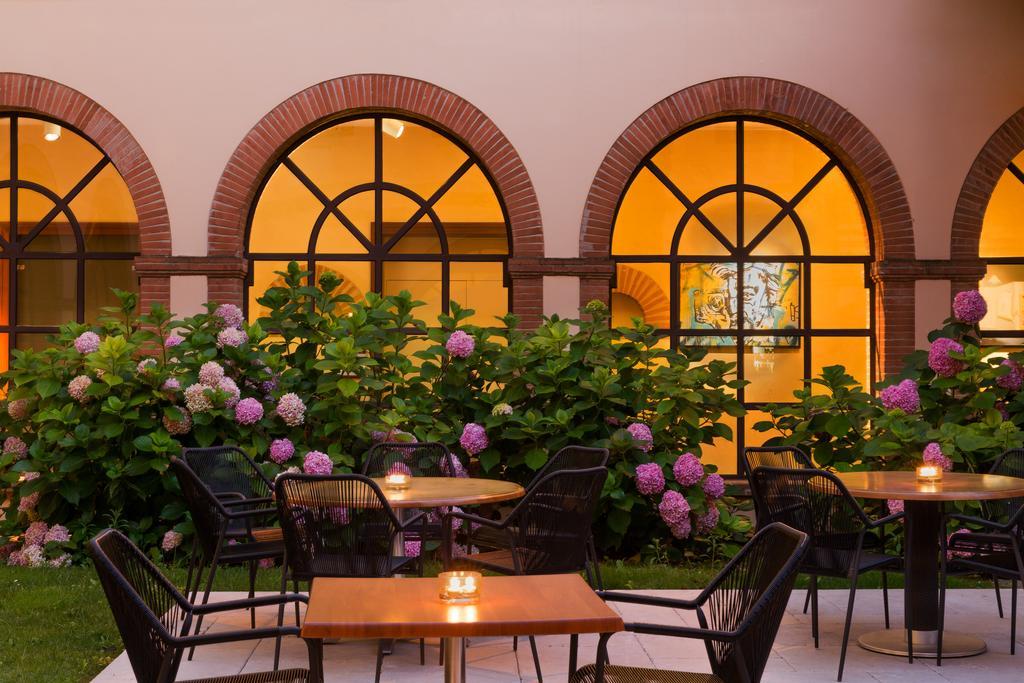 Abbaye Des Capucins Spa & Resort Montauban Bagian luar foto